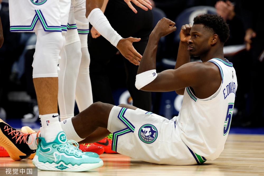 他在场上的 他在场上的